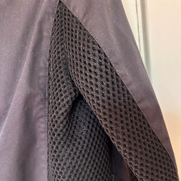 Akris Punto Crisp Black Blazer Mesh Panel Detailing - Picture 4 of 6